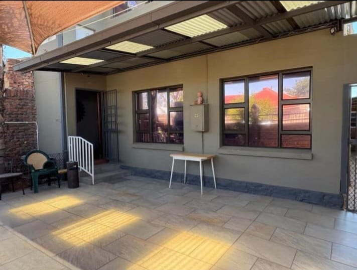 3 Bedroom Property for Sale in Riviera Northern Cape